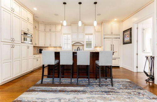 Northeast South Bend House | The Irish Grand | 4BR Home | 0.5 Mi to Campus | Sleeps 20