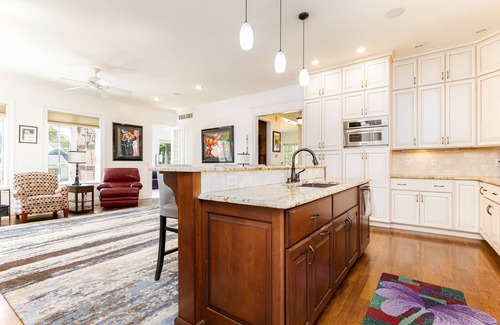 Northeast South Bend House | The Irish Grand | 4BR Home | 0.5 Mi to Campus | Sleeps 20