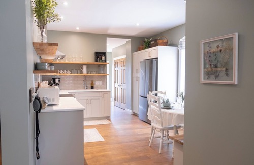 Port Rowan House | The Ivy Cottage