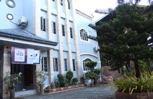 Alcala House | The J2 Residence