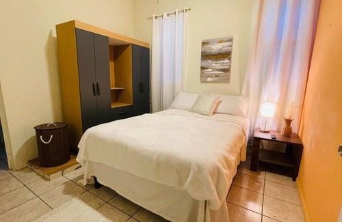 San Salvador Bed & Breakfast | The Jaguar House-Large Stunning Home In Upscale Escalon with Volcano View