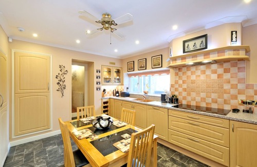 Central Aberdeen House | The Jays Guest House