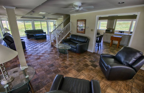 Thurmont House | The Jefferson House (or for retreats book the whole Caboose Farm compound)