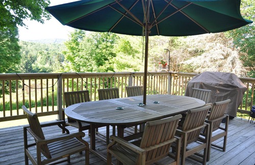 Jefferson House | The Jefferson House, 5 mi to wedding venues, center of town on the town green