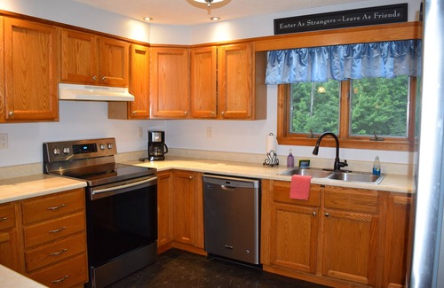 Whitefield House | The Jefferson Road House- A comfortable home in the White Mountains!