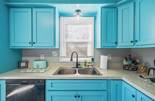 Lubbock House | The Jetson - Retro Mid-Mod Retreat Near TTU & Med District!