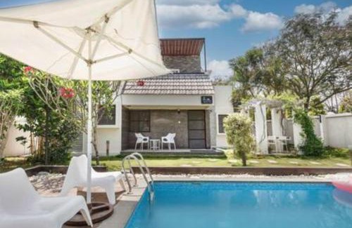 Hosur Villa | The JhilMil Paradise 6 BHK Villa 3 Pvt Pool Pvt lawn