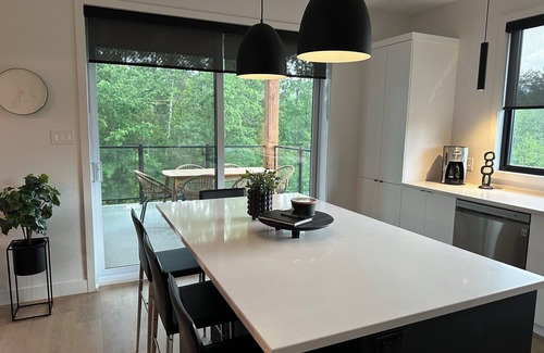 Orford Condo | The JOFORD, Condo, 5 minutes from skiing, Sépaq with extras (bikes, paddles +)