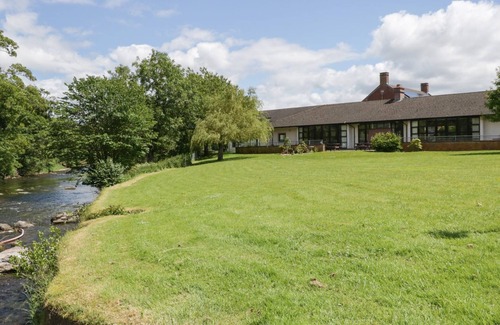 Eamont Bridge Cottage | THE JUBILEE ROOST AT EAMONT PARK in Penrith