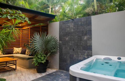 Nosara Villa | The Jungle Loft, 7 min Walk to Guiones beach + Jacuzzi
