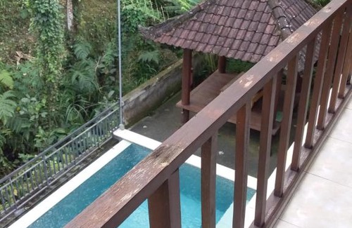 Melayang House | The Junjungan Bungalow
