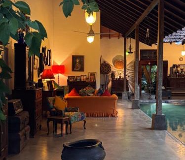Katugastota House | The Kandyan Manor by Bhathiya & Suzy