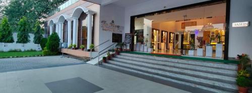 Sakchi Hotel | The Kannelite