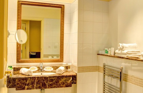 Newbridge Hotel | The Keadeen Hotel