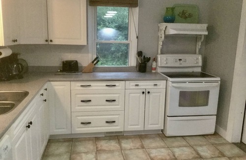 Kingsclear House | The King's Hideaway/hot tub/18 min.away to F’ton shops&rest/golf Mactaquac Park