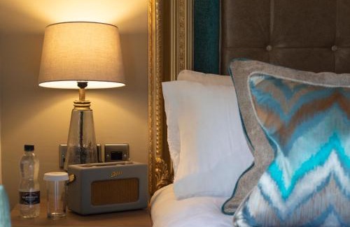 Godalming Hotel | The Kings Arms and Royal Hotel, Godalming, Surrey - The Coaching Inn Group