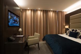 Acton Hotel | The Kings Head Hotel