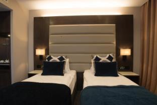 Acton Hotel | The Kings Head Hotel
