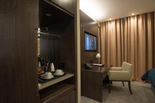 Acton Hotel | The Kings Head Hotel
