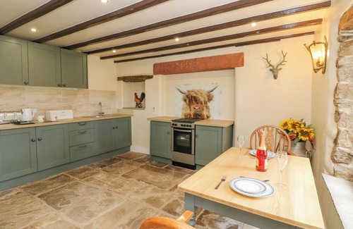 Kirkby Stephen Cottage | THE LA'AL CRAGG, romantic, with open fire in Kirkby Stephen
