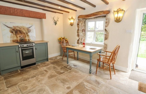 Kirkby Stephen Cottage | THE LA'AL CRAGG, romantic, with open fire in Kirkby Stephen