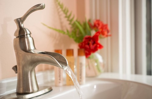 Laconia Bed & Breakfast | The Lake House at Ferry Point