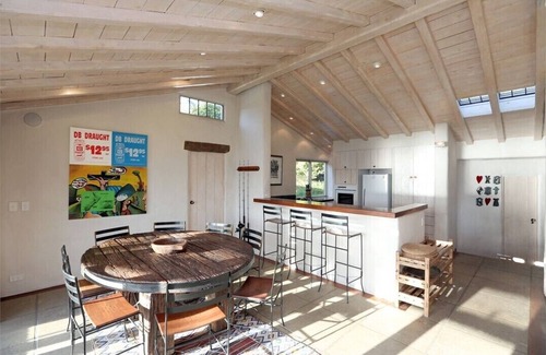 Hatepe House | 'The Lake House', Spacious Family Waterfront