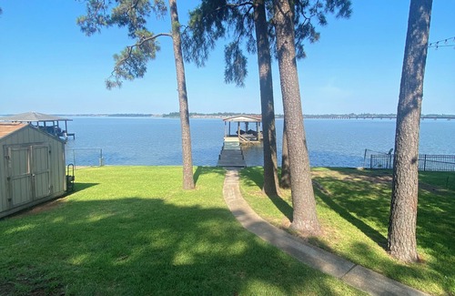 Lake Houston House | The Lake Houston Escape