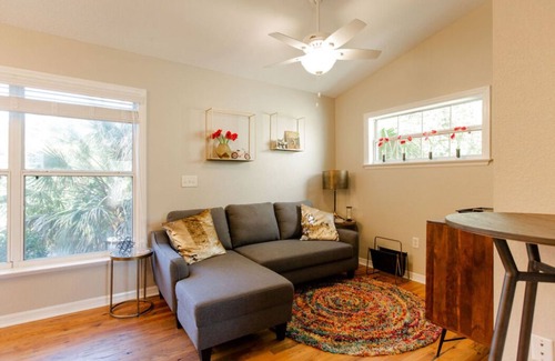 East Lake Morton House | The Lake Morton Loft in Historic Downtown Lakeland, FL