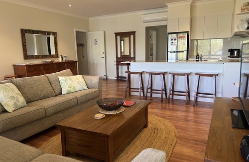 Bungwahl House | The Lake Retreat - southern shores of Smiths Lake
