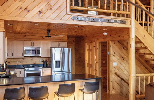 Woodsville House | The Lake's End - Beautiful Lakefront Log Home in the White Mountains