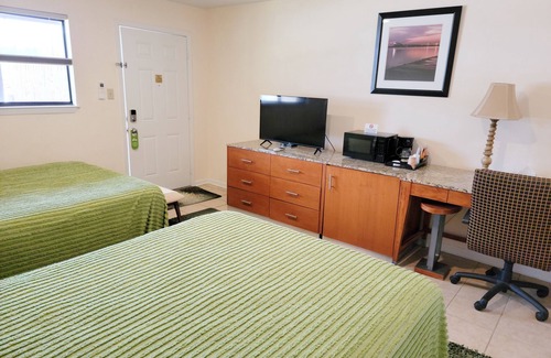 Winnsboro Hotel | The Lake Store Lodging Room #6