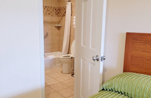 Winnsboro Hotel | The Lake Store Lodging Room #6
