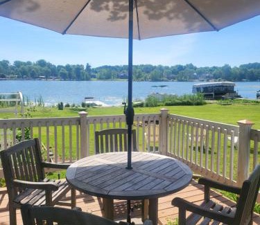 Smyrna House | The Lakefront Cottage on Big Pine Island