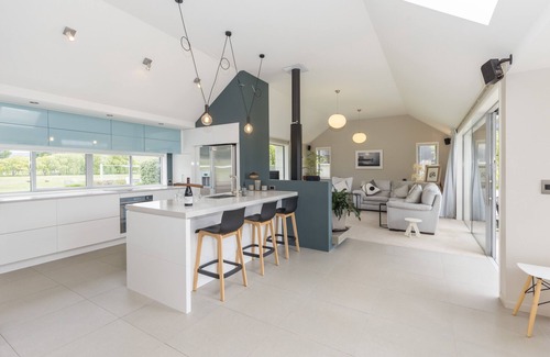 Lowburn House | The Lakehouse - Cromwell Holiday Home