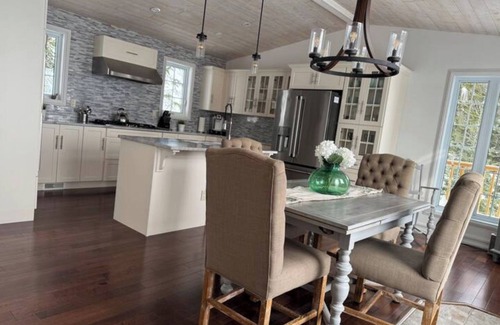 Rossport House | The Lakehouse on Nicol Island
