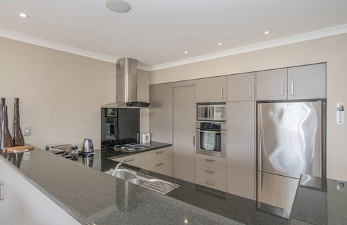 Pauanui House | The Lakes - Pauanui Holiday Home