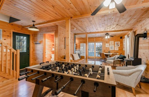 Naples Ski Chalet | The Lakeview Chalet: Cozy & Chic, Hot Tub, Games