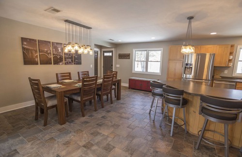 South Haven House | The Landing Spot on West Lake Sylvia
