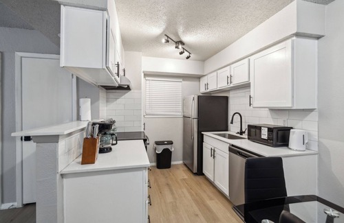 North Arlington Apartment | The Landry 255 | Spacious and Cozy 1 Bedroom 1bth