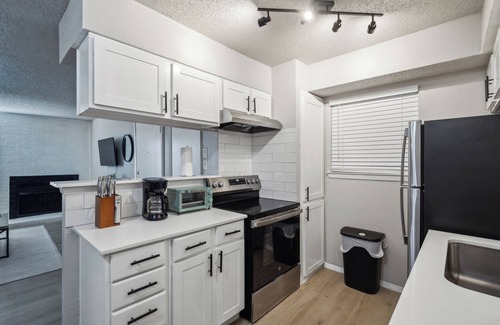 North Arlington Apartment | The Landry 255 | Spacious and Cozy 1 Bedroom 1bth