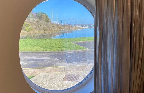 Hayling Island Hotel | The Langstone Quays