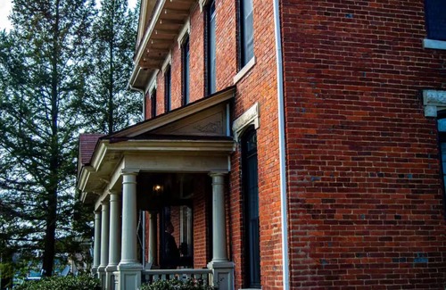 Salem House | The Lanning House: 3-bedroom house in fabulous downtown Salem with AC