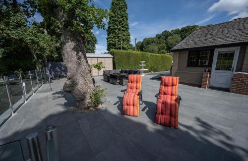 Bewdley House | The Larches