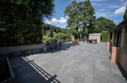 Bewdley House | The Larches