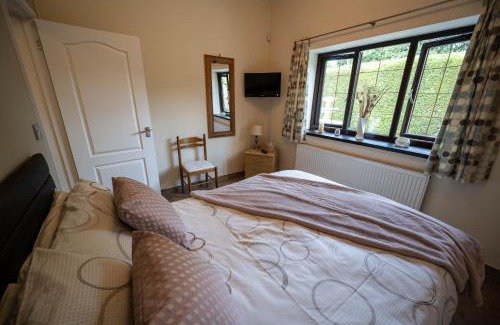 Bewdley House | The Larches