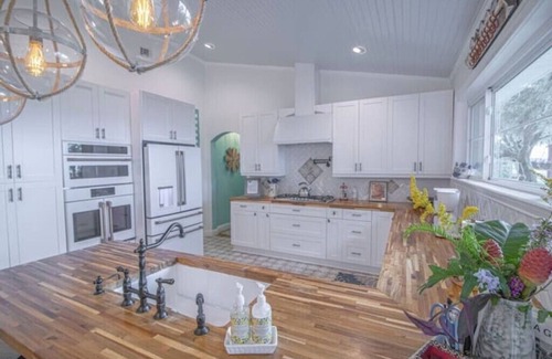 Midway House | The LaSirata at Colonels Island Haven