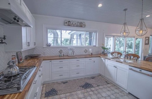 Midway House | The LaSirata at Colonels Island Haven