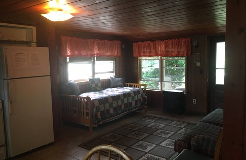 Walkerville House | The Last Resort: cabin 1