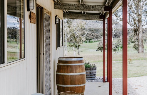 Ilford Cabin | 'The Laundry' at Hepburn Retreat, Mudgee Region NSW
